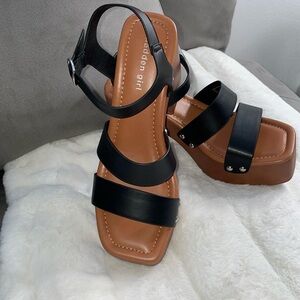 Madden Girl Women’s Greenvil Studded Platform Sandals Black NIB